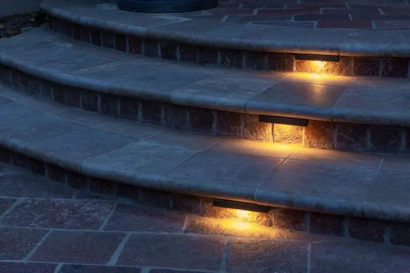 outdoor step lighting